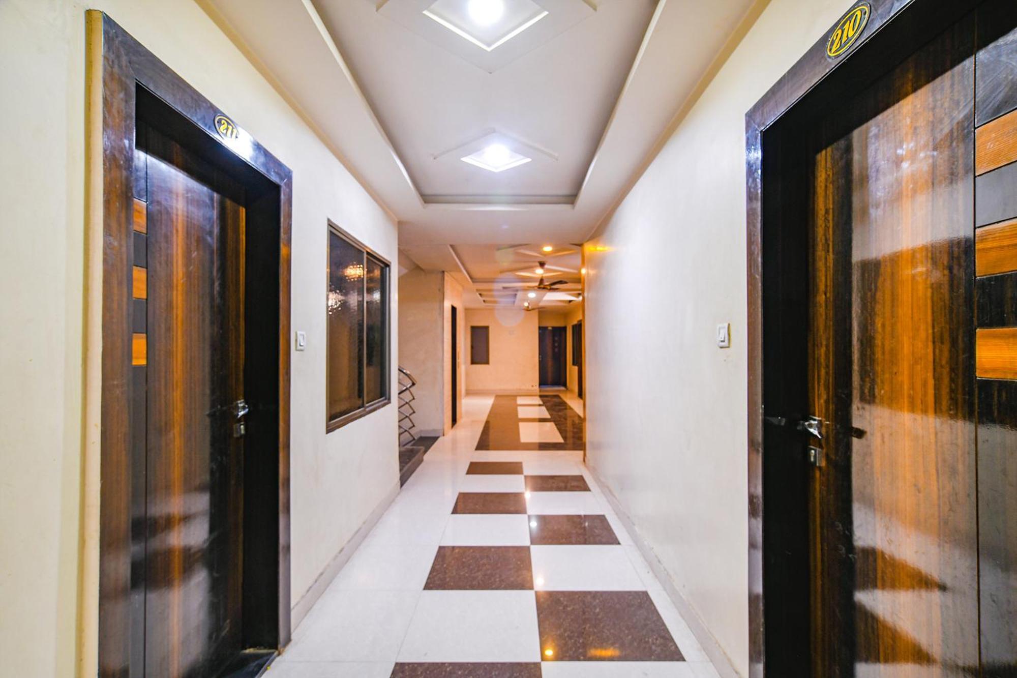 Fabhotel Shivam Palace- Near Mahakal Mandir Ujaim Exterior foto